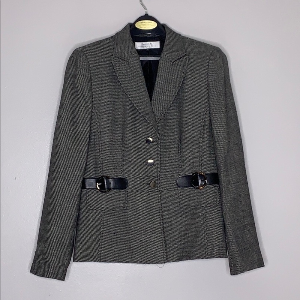 Tahari Arthur S Levine Business Buckle Blazer Professional career 8 grey black